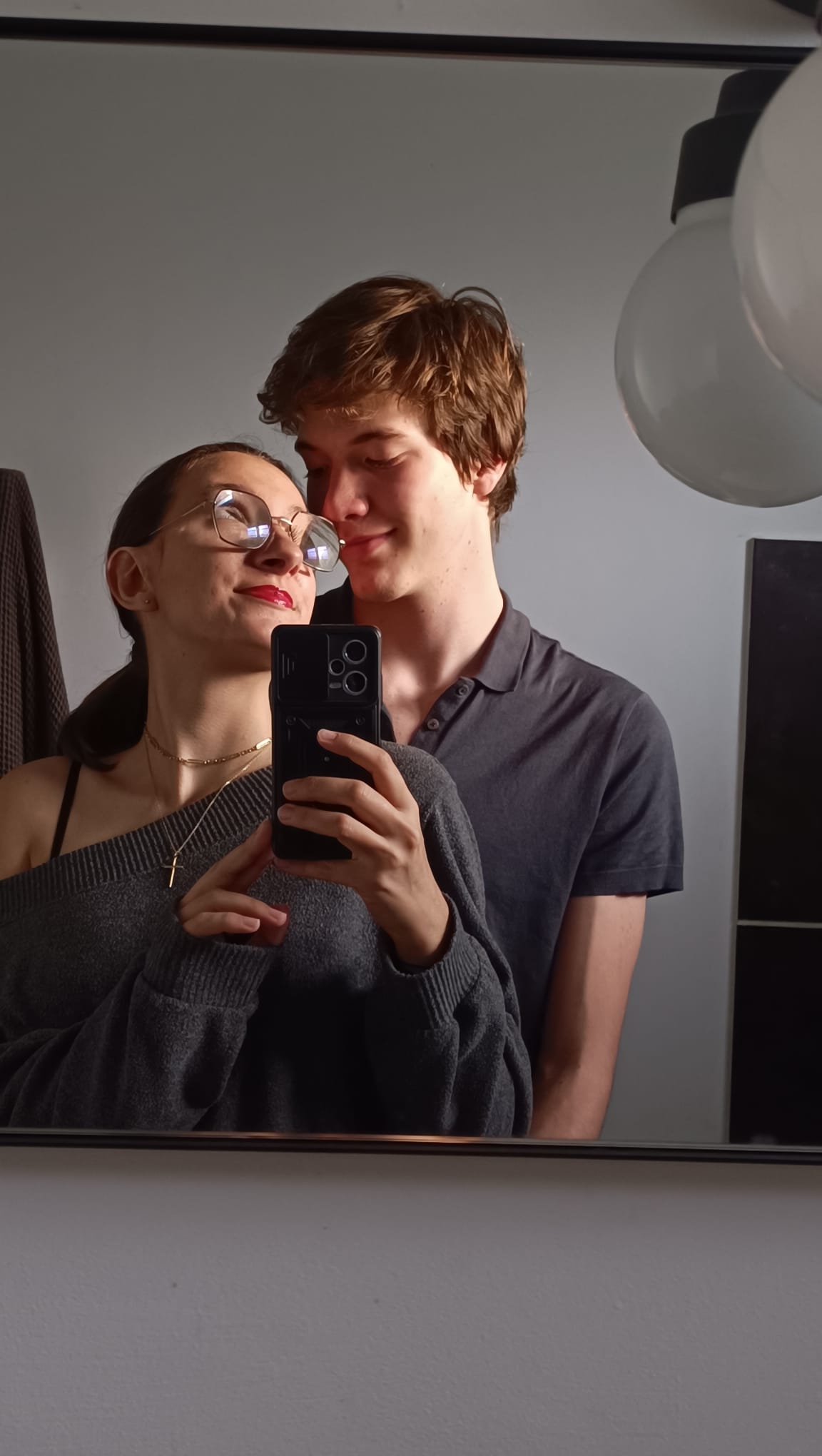 Photo de nous deux dans la salle de bain du boudeur.